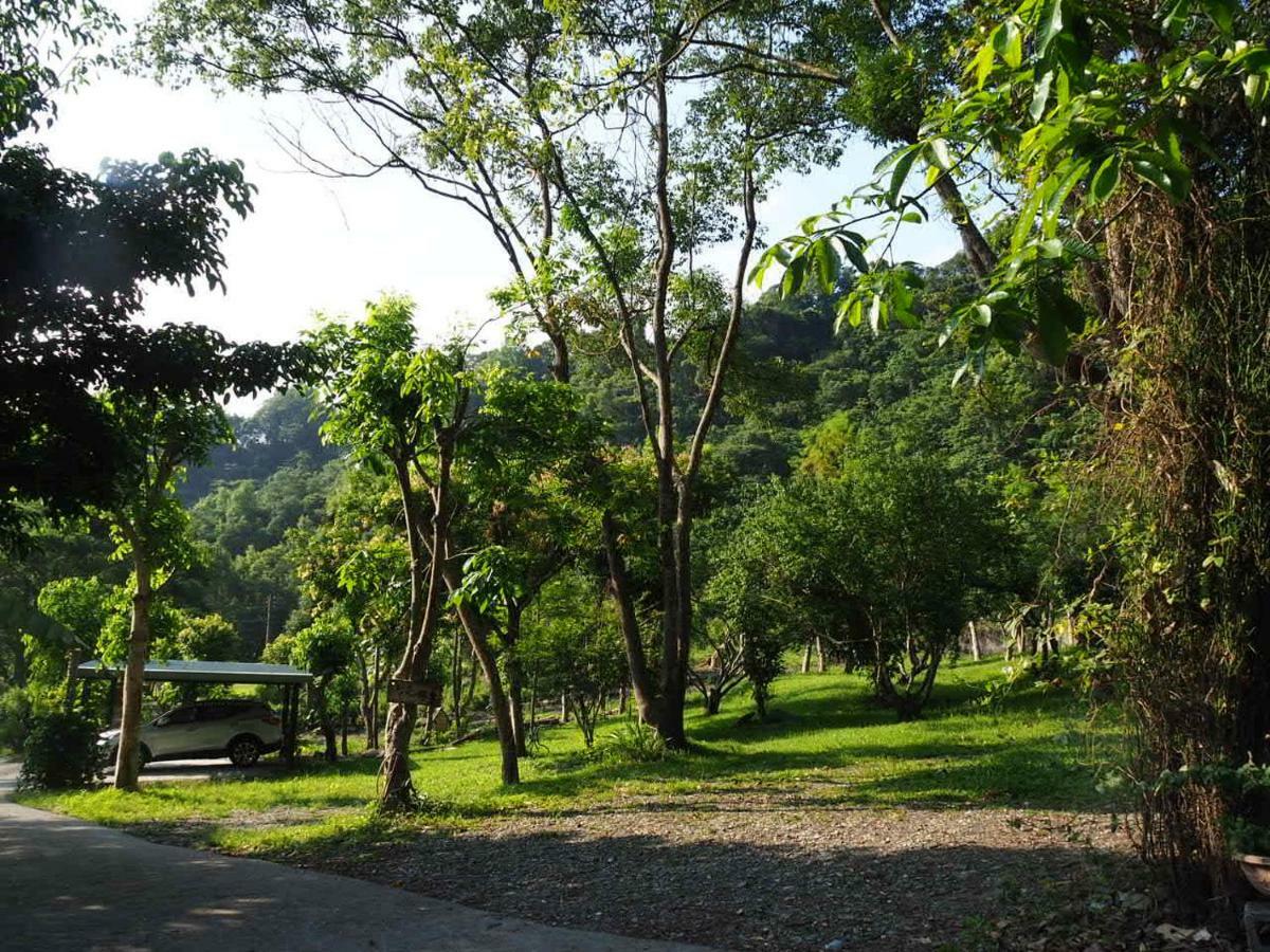 Wisdom Garden Home Stay Юйлі Екстер'єр фото